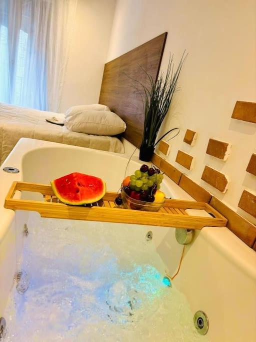 Studio Love Jacuzzi Marseille Extérieur photo