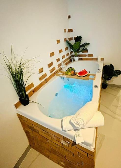 Studio Love Jacuzzi Marseille Extérieur photo